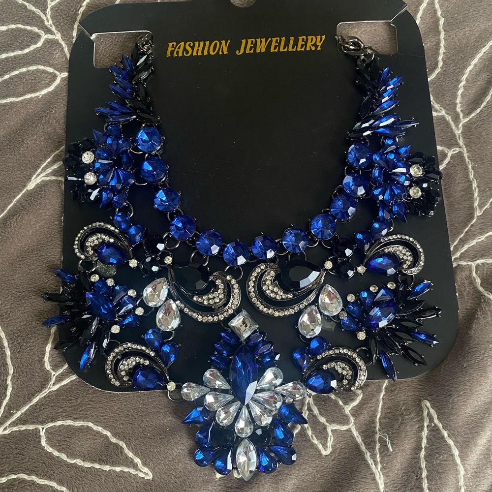 Women’s jewelry Necklace